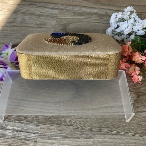 ๐ Hand Embroidered Parrot ๐ฆ Art Jewelry Box Clutch ๐ผ - Beige *NEW - Picture 5 of 9